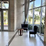 Suite Com Varanda E Piscina Na Barra Da Tijuca - Rj