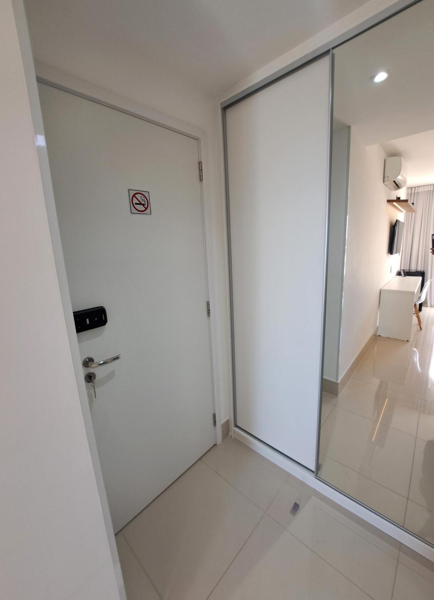 Homestay Com Varanda E Piscina Na Barra Da Tijuca - Rj