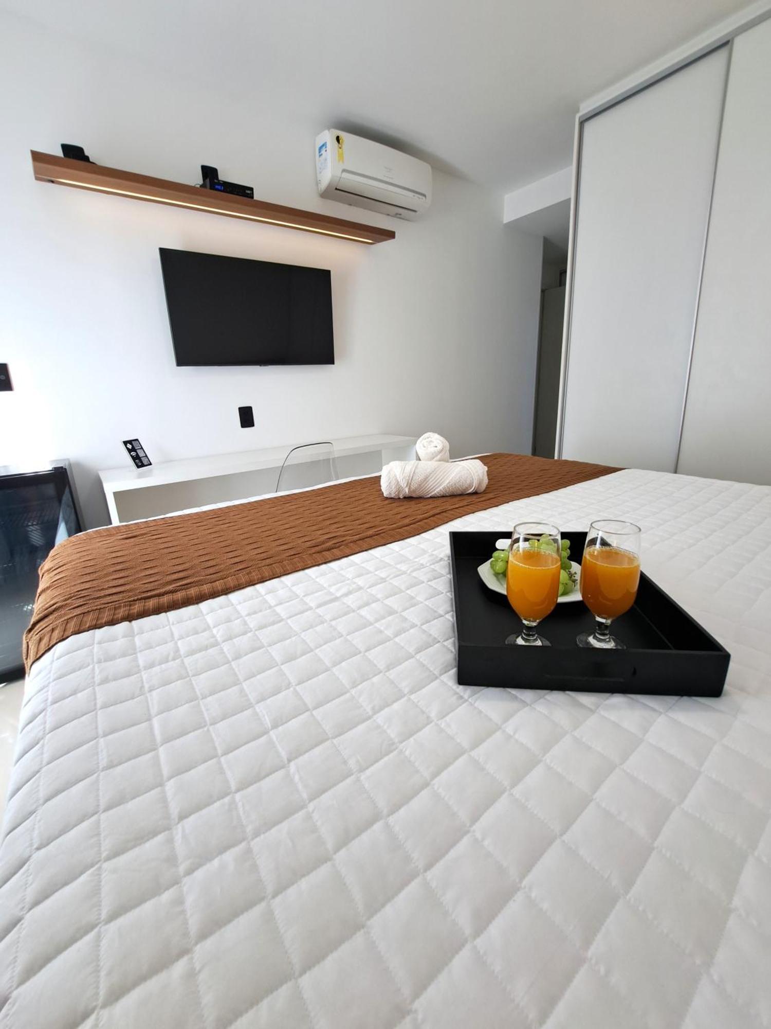 Com Varanda E Piscina Na Barra Da Tijuca - Rj Homestay *